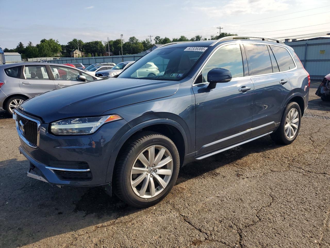 2018 Volvo XC90 Momentum, VIN YV4A22PK7J1209567 — Front end