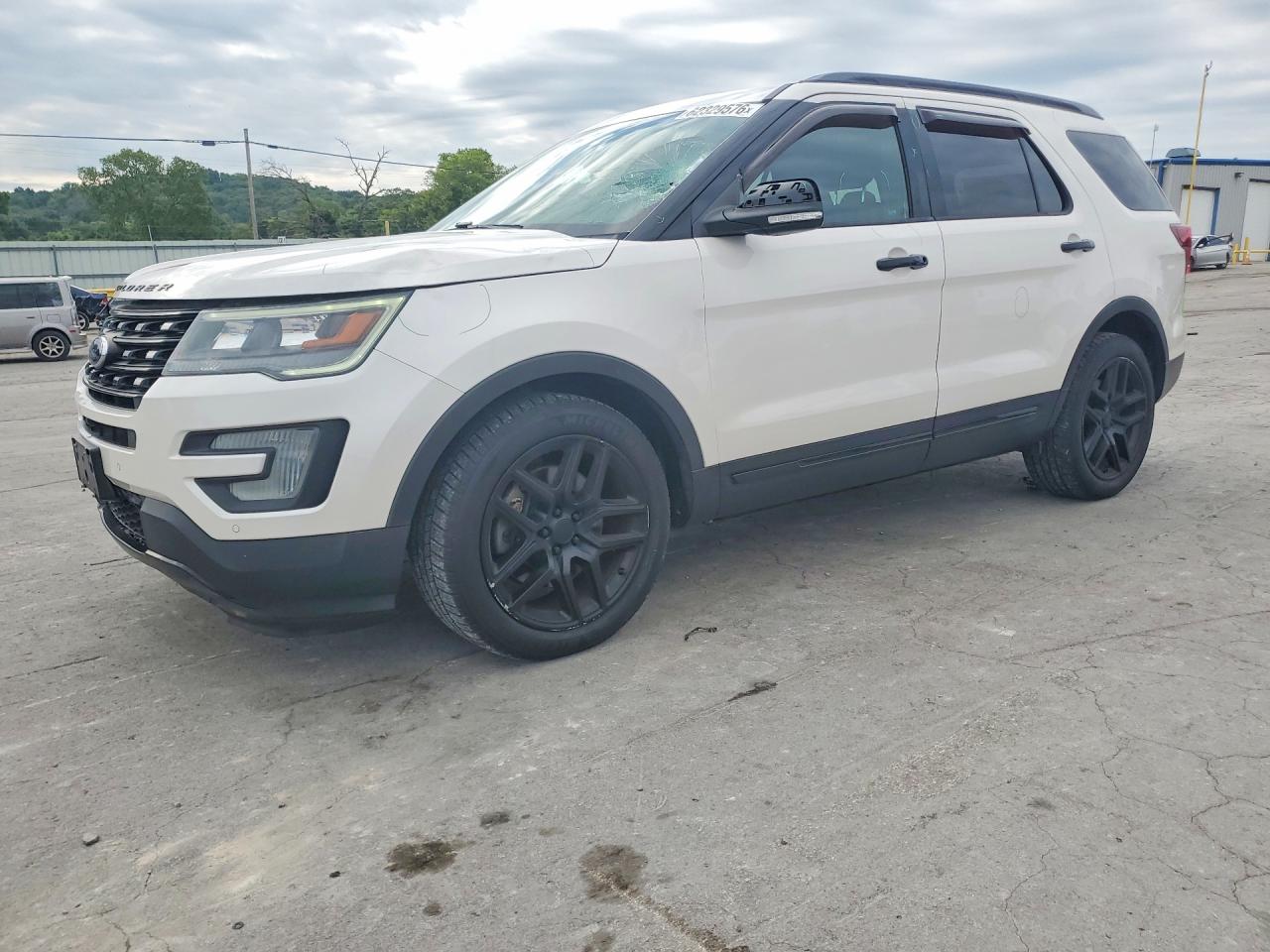 2017 Ford Explorer Sport, VIN 1FM5K8GT2HGB15194 — Front end