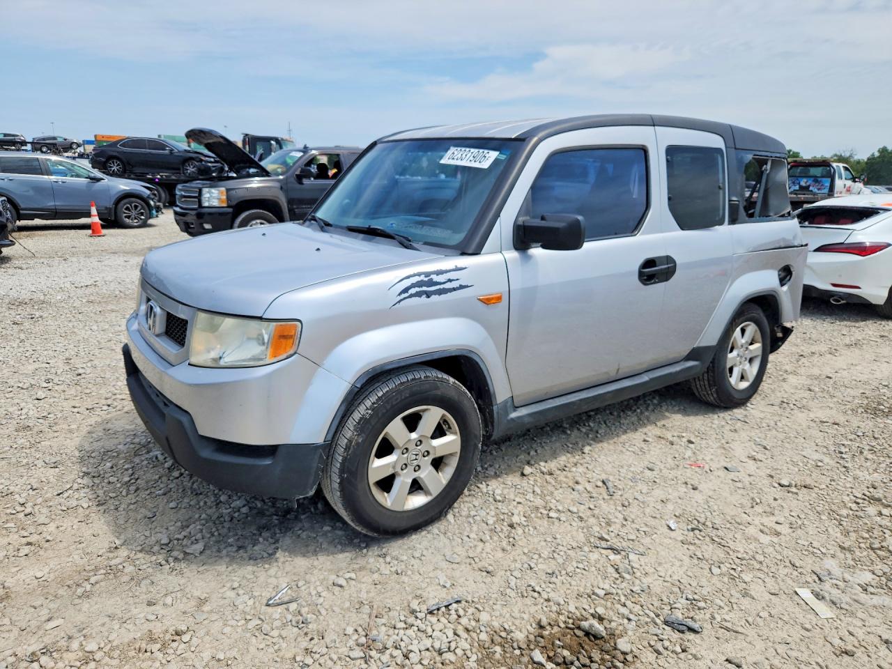 2011 Honda Element EX, VIN 5J6YH2H77BL003854 — Rear end