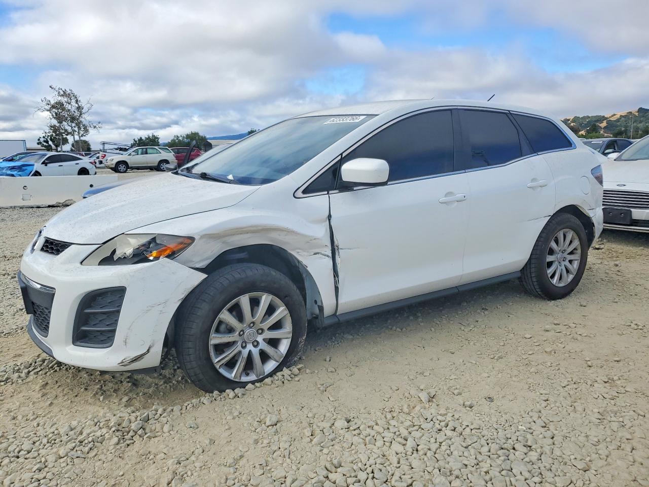 2011 Mazda CX-7 i Sport, VIN JM3ER2BM5B0358342 — Front end