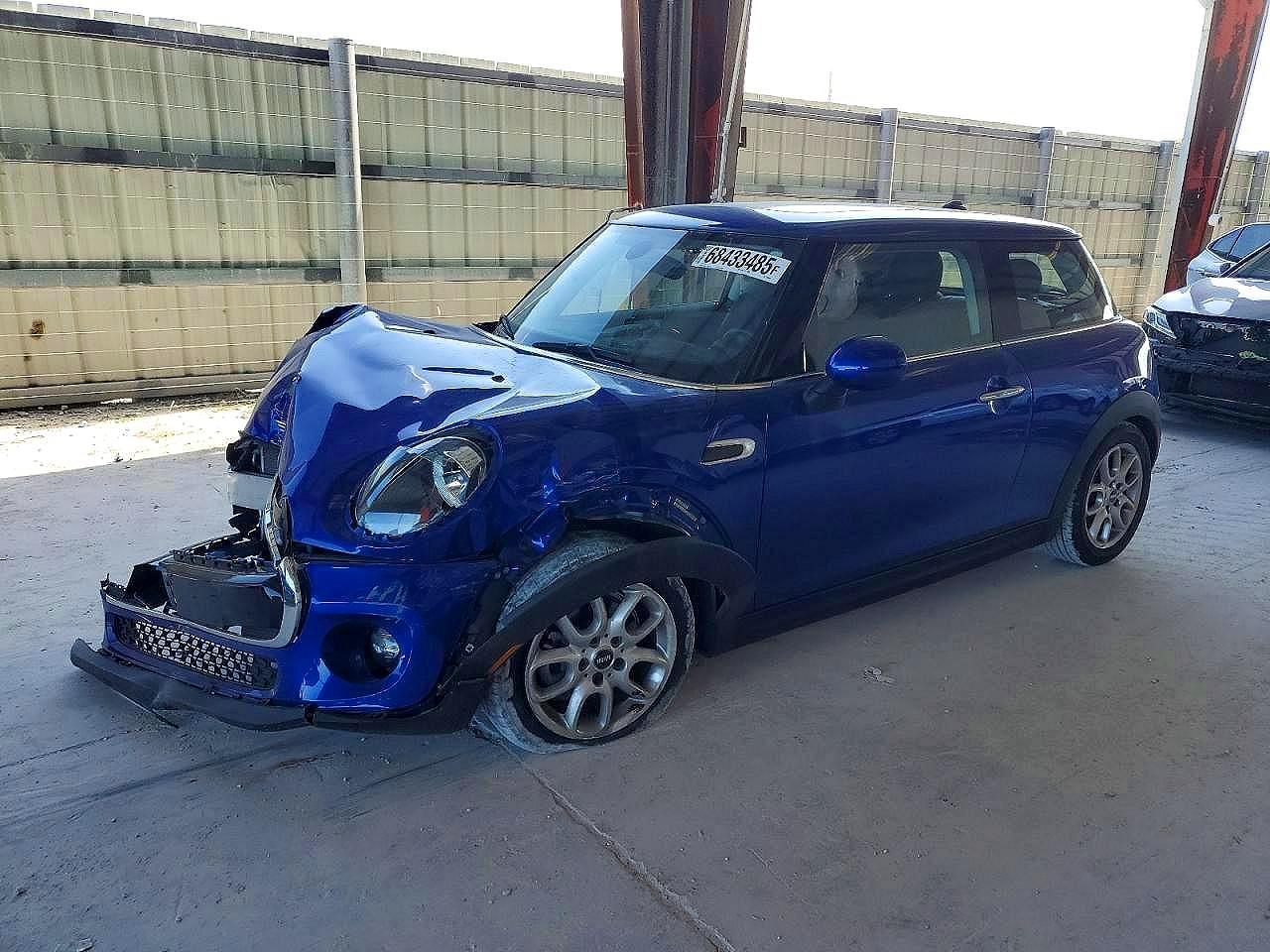 2019 MINI Hardtop Cooper, VIN WMWXP5C52K2H29896 — Front end