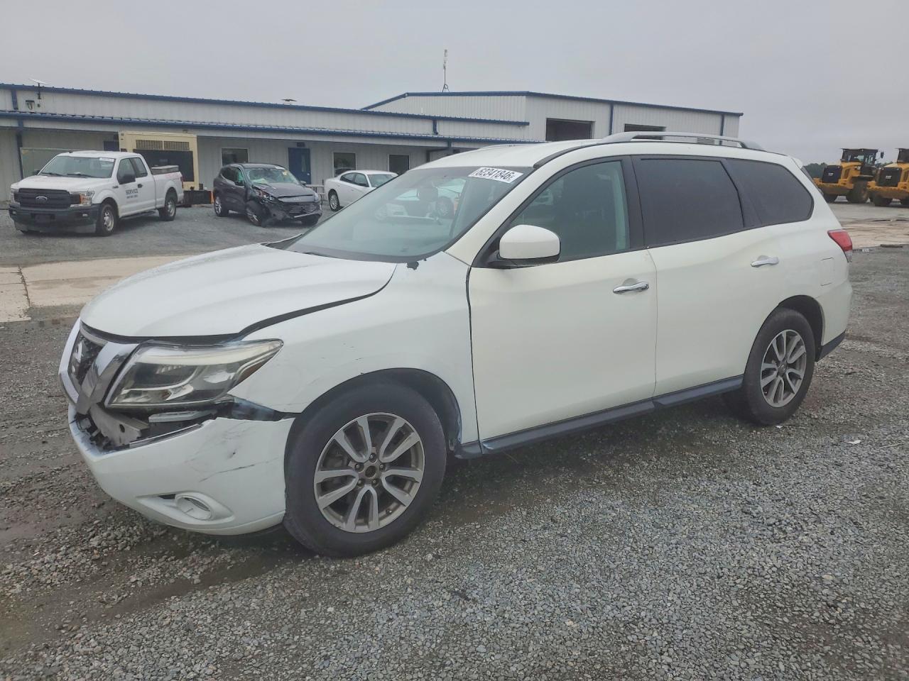 2015 Nissan Pathfinder Platinum, VIN 5N1AR2MM3FC676917 — Перед