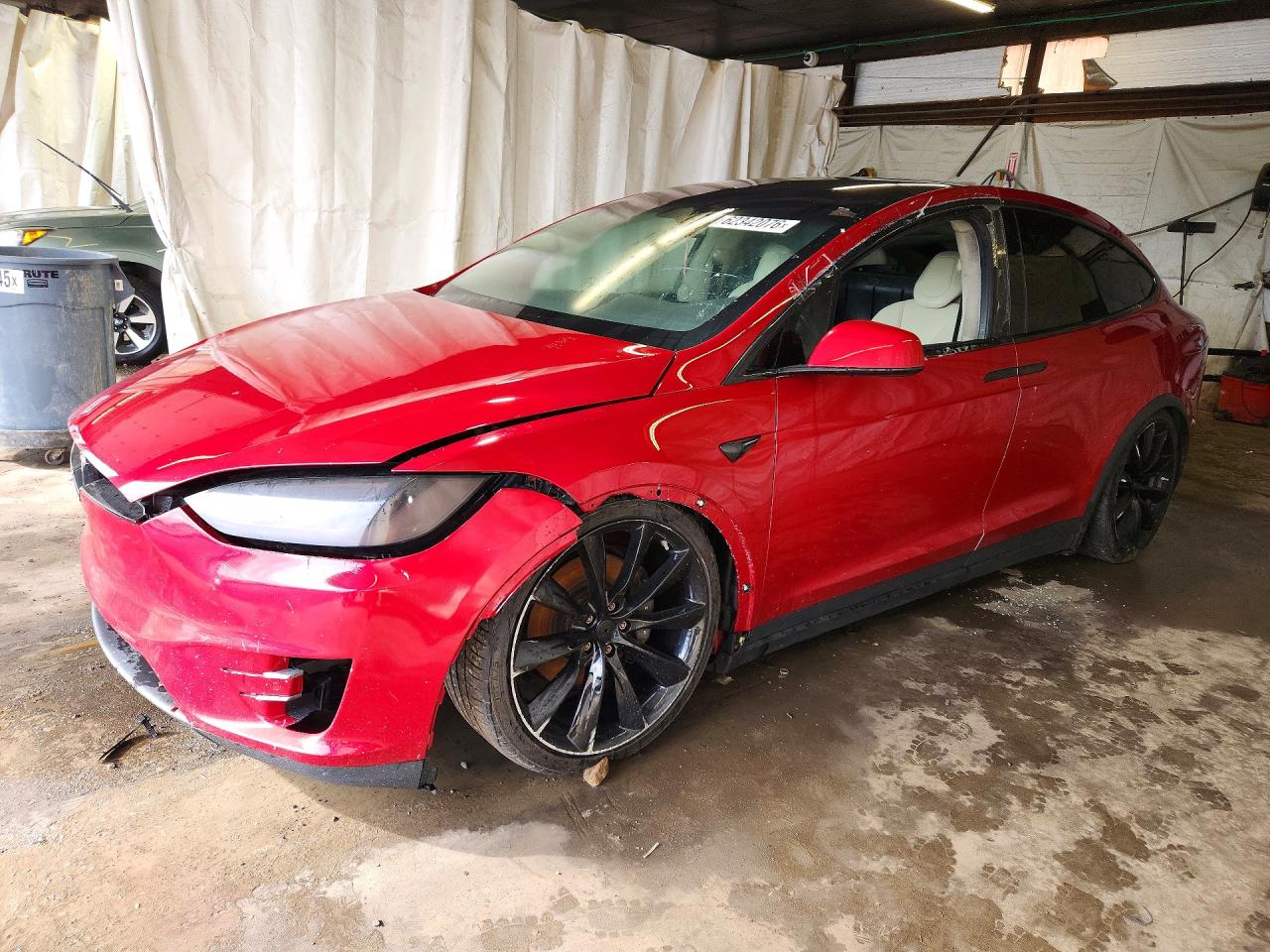 2017 Tesla Model X 90D, VIN 5YJXCAE25HF067292 — Side
