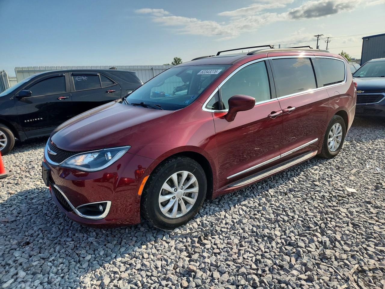 2017 Chrysler Pacifica Touring L, VIN 2C4RC1BG4HR509265 — Rear end