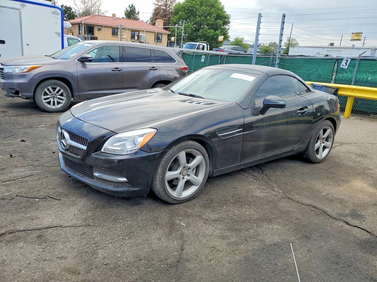 2014 Mercedes-Benz SLK 250, VIN WDDPK4HAXEF087591 — Minor dents and scratches