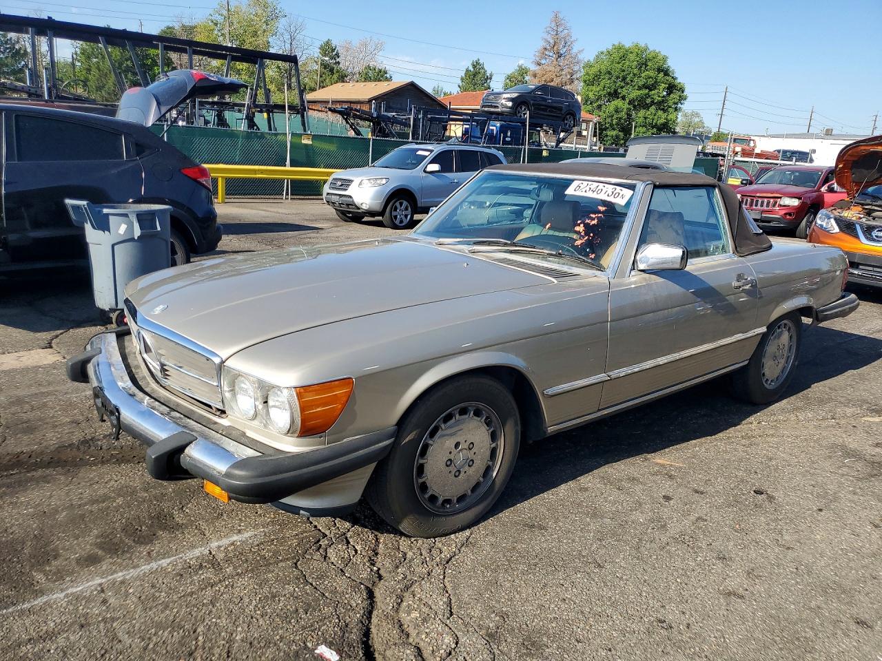 1986 Mercedes-Benz 560 SL, VIN WDBBA48D5GA054398 — Minor dents and scratches