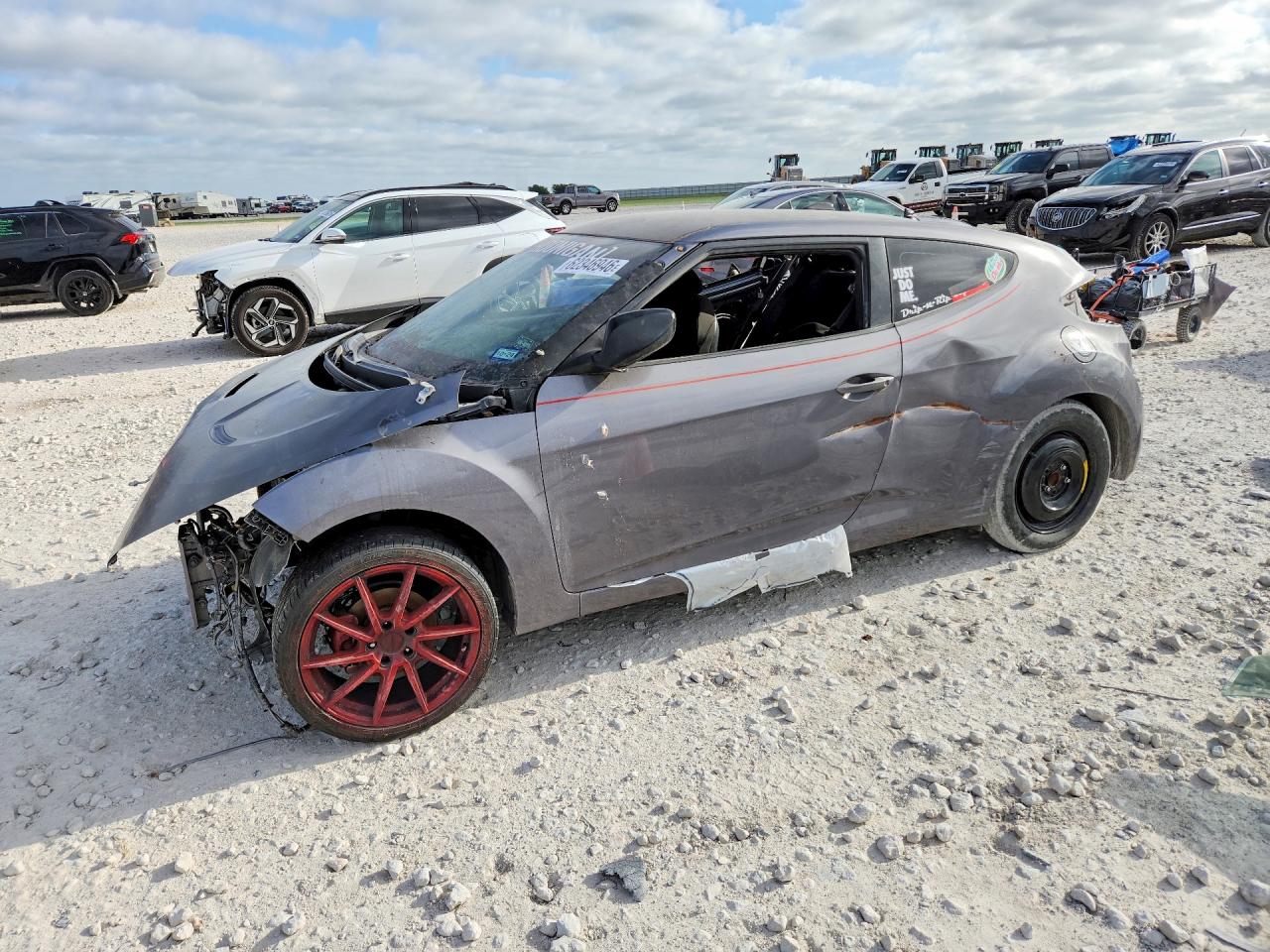 2013 Hyundai Veloster w/Black Int, VIN KMHTC6AD9DU166990 — Перед