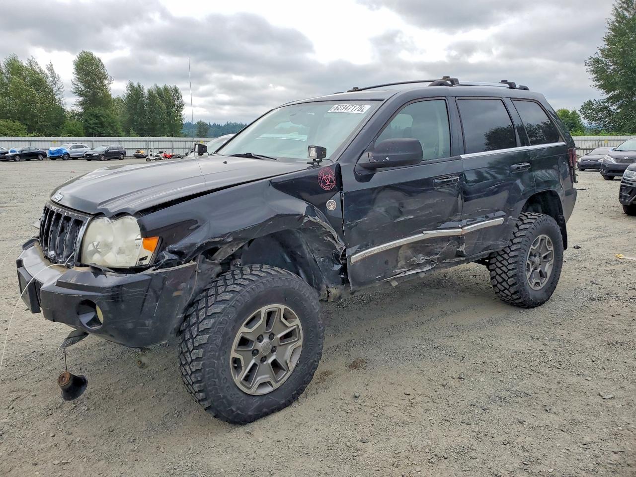2006 Jeep Grand Cherokee Overland, VIN 1J8HR68256C282492 — Front end