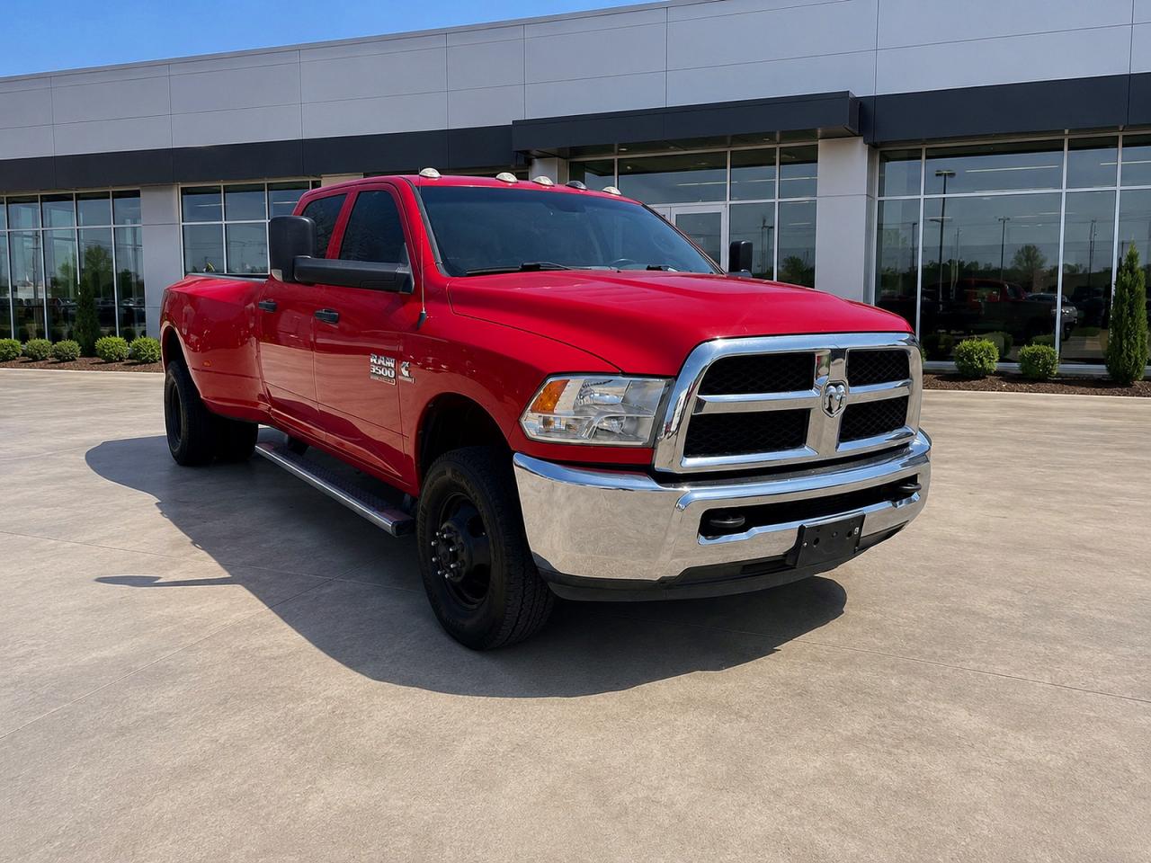 2018 Ram 3500 Tradesman, VIN 3C63RRGL1JG281172 — Minor dents and scratches