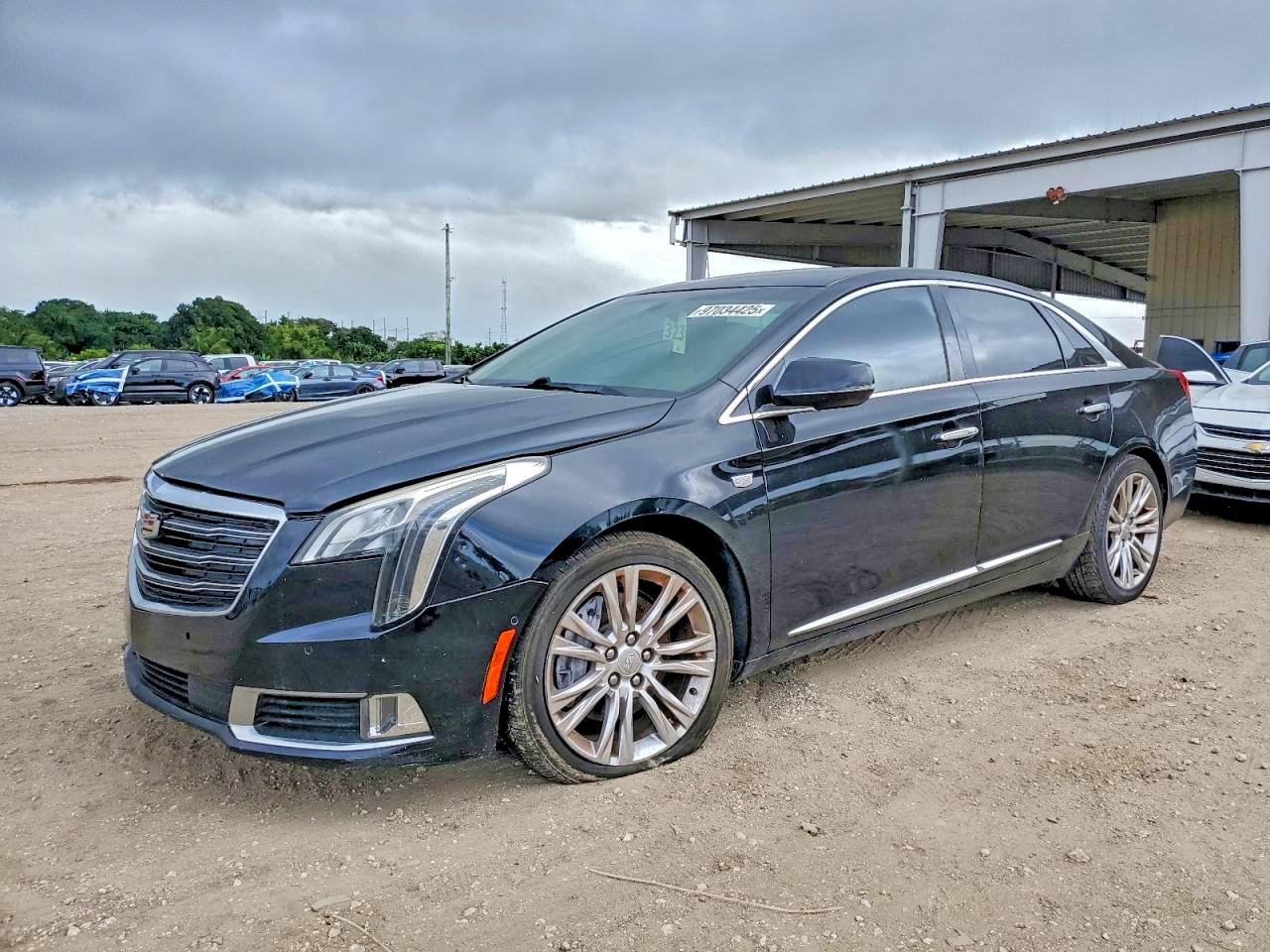 2018 Cadillac XTS Luxury, VIN 2G61M5S35J9135109 — Мелкие вмятины и царапины