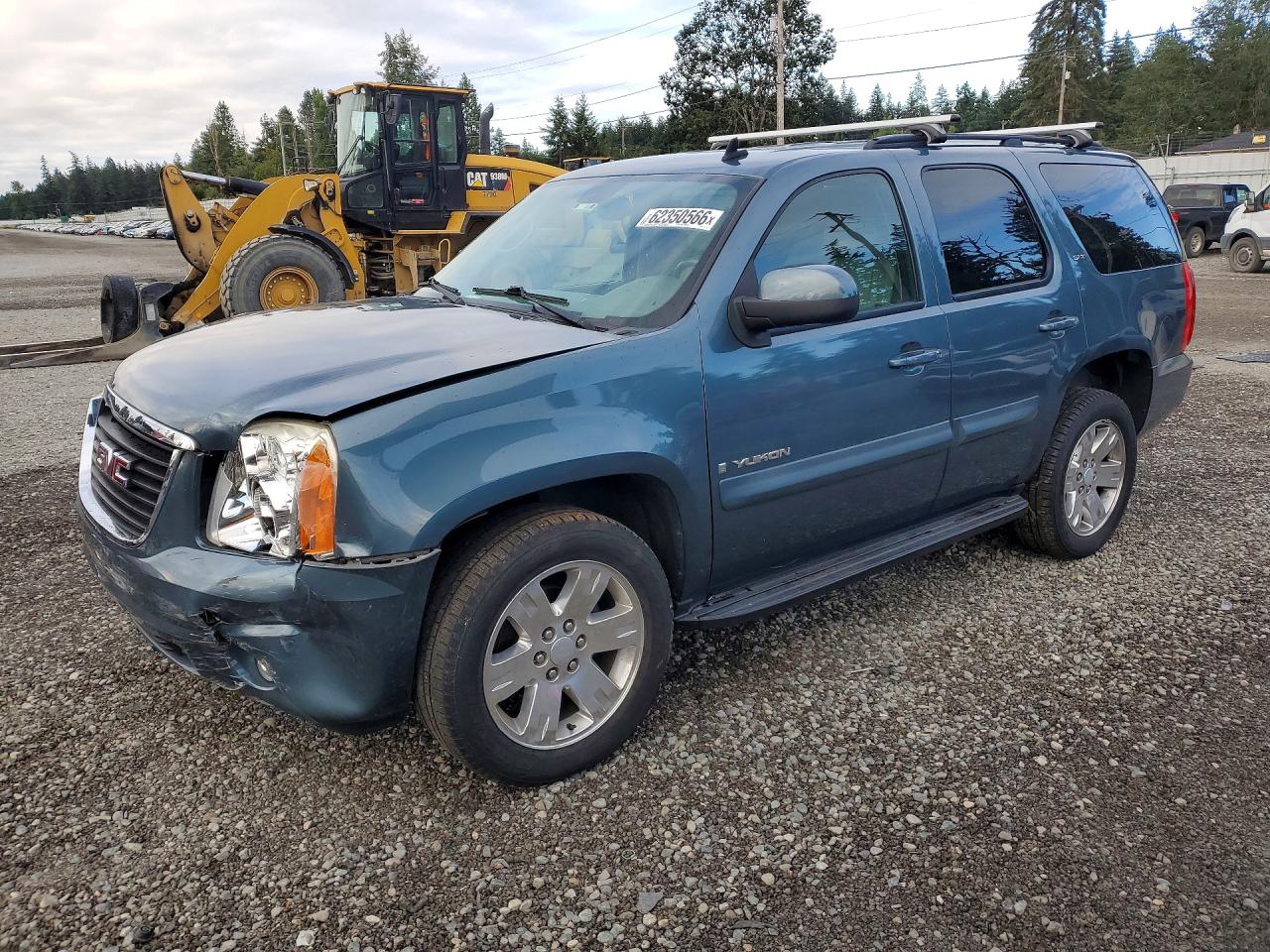 2008 GMC Yukon SLE 3SB, VIN 1GKFC13098R220445 — Front end