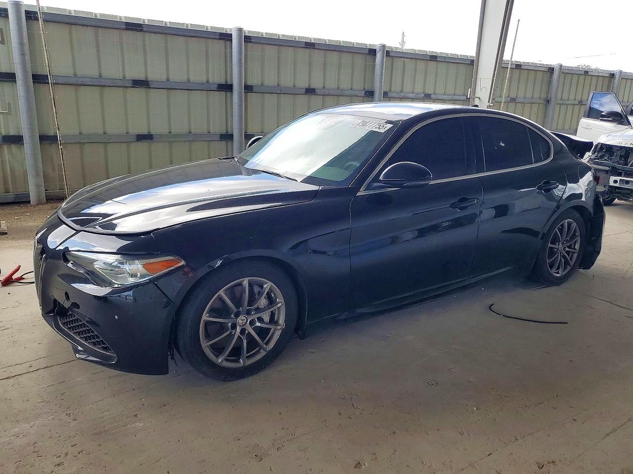 2018 Alfa Romeo Giulia, VIN ZARFAEBN1J7593122 — Зад