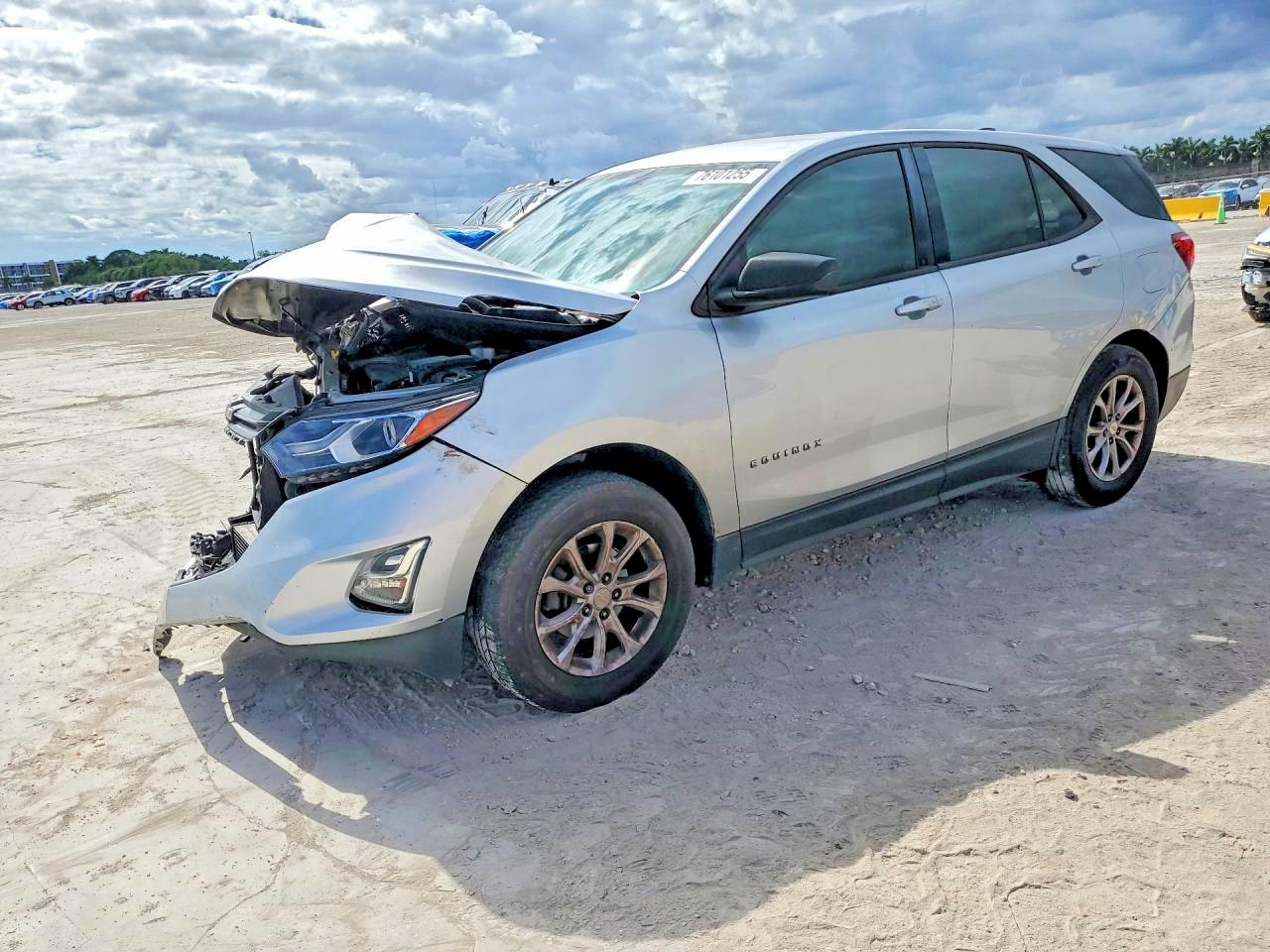 2019 Chevrolet Equinox LS, VIN 3GNAXHEV2KS624291 — Front end