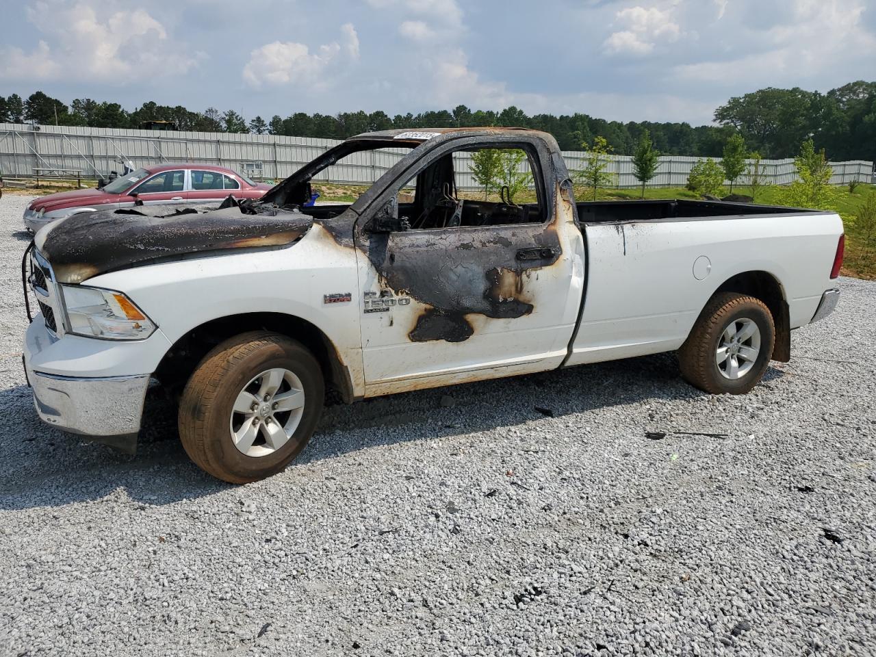 2019 Ram 1500 Tradesman, VIN 3C6JR6DT0KG674611 — Пожар в салоне