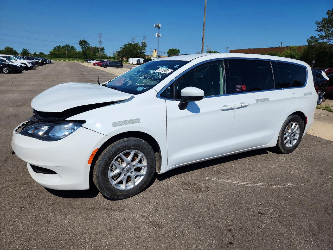 2023 Chrysler Voyager LX, VIN 2C4RC1CG0PR511298 — Перед