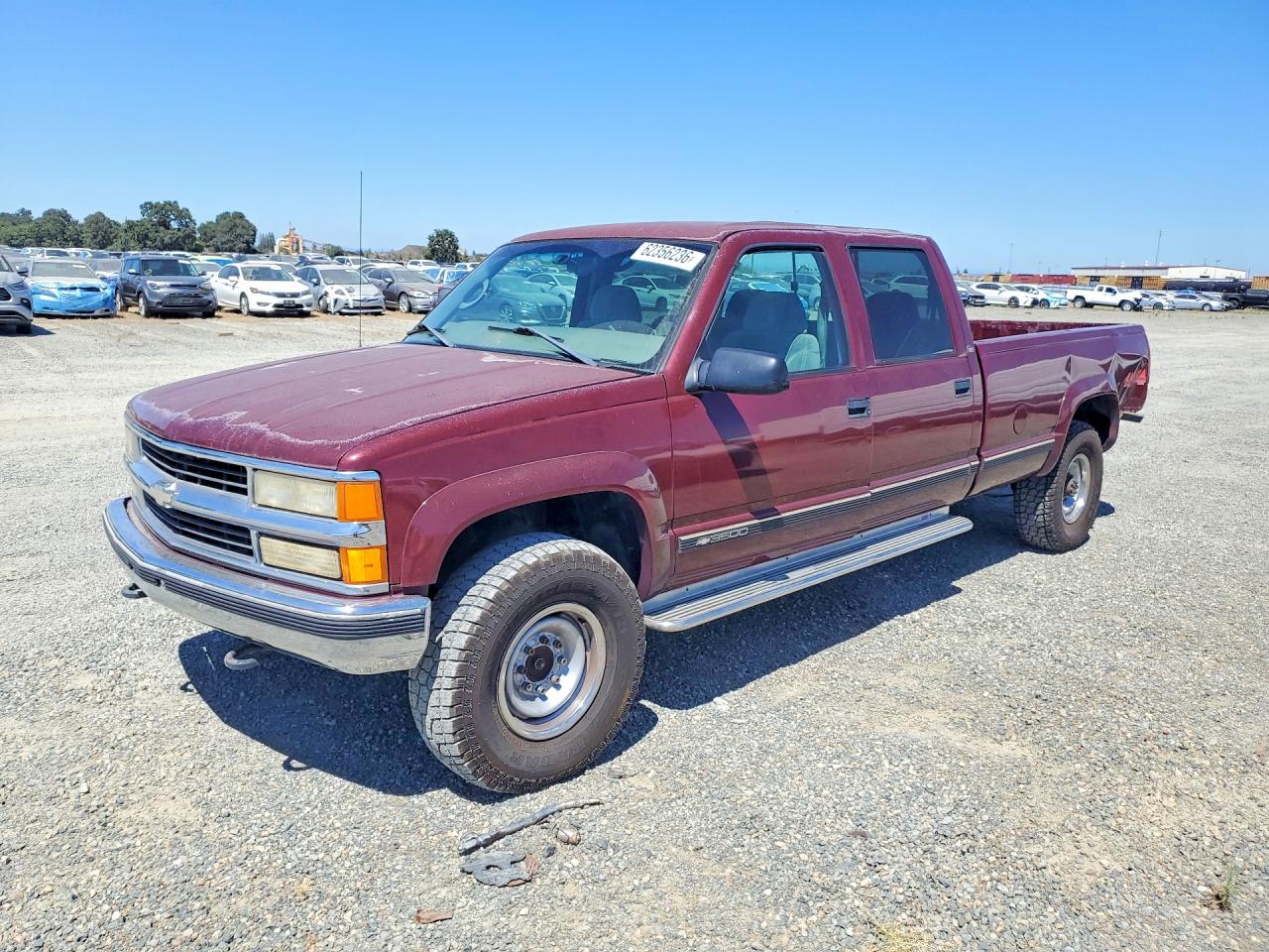 1998 Chevrolet Silverado 3500, VIN 1GCHK33J1WF024283 — Rear end