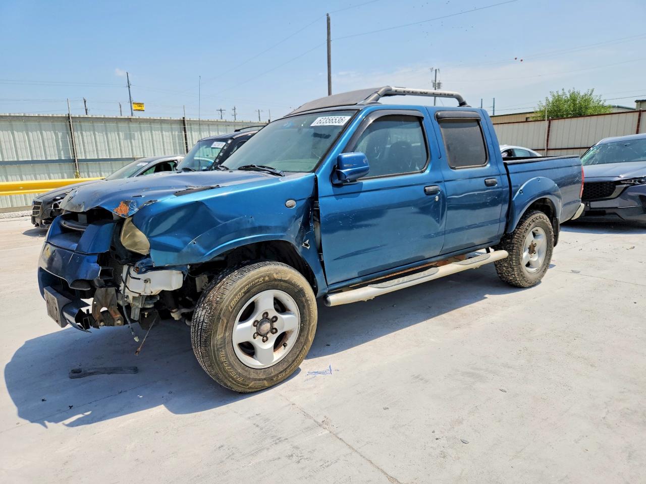 2001 Nissan Frontier SE, VIN 1N6ED27T21C312677 — Front end