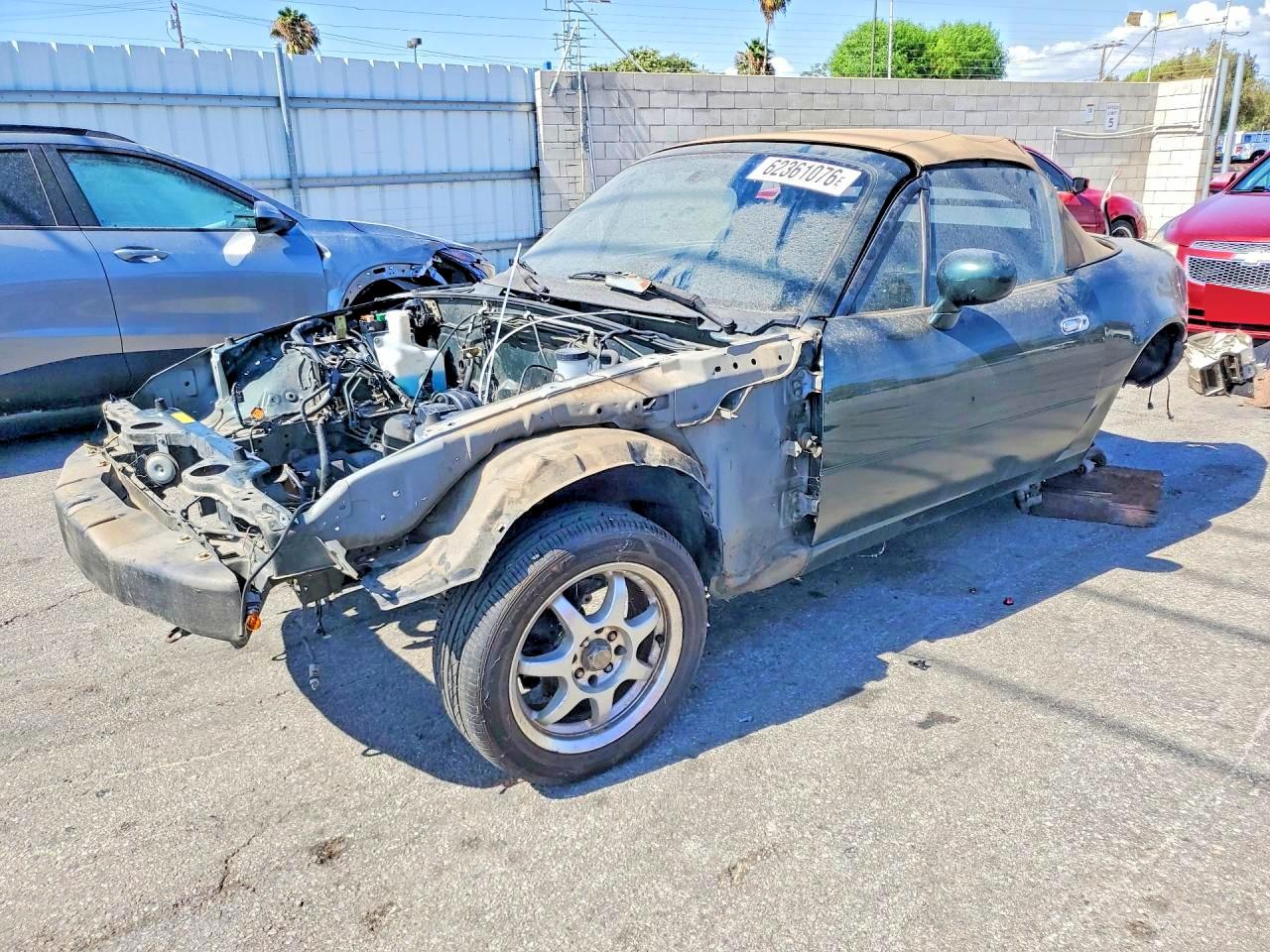 1997 Mazda MX-5 Miata, VIN JM1NA3533V0727891 — Разукомплектован
