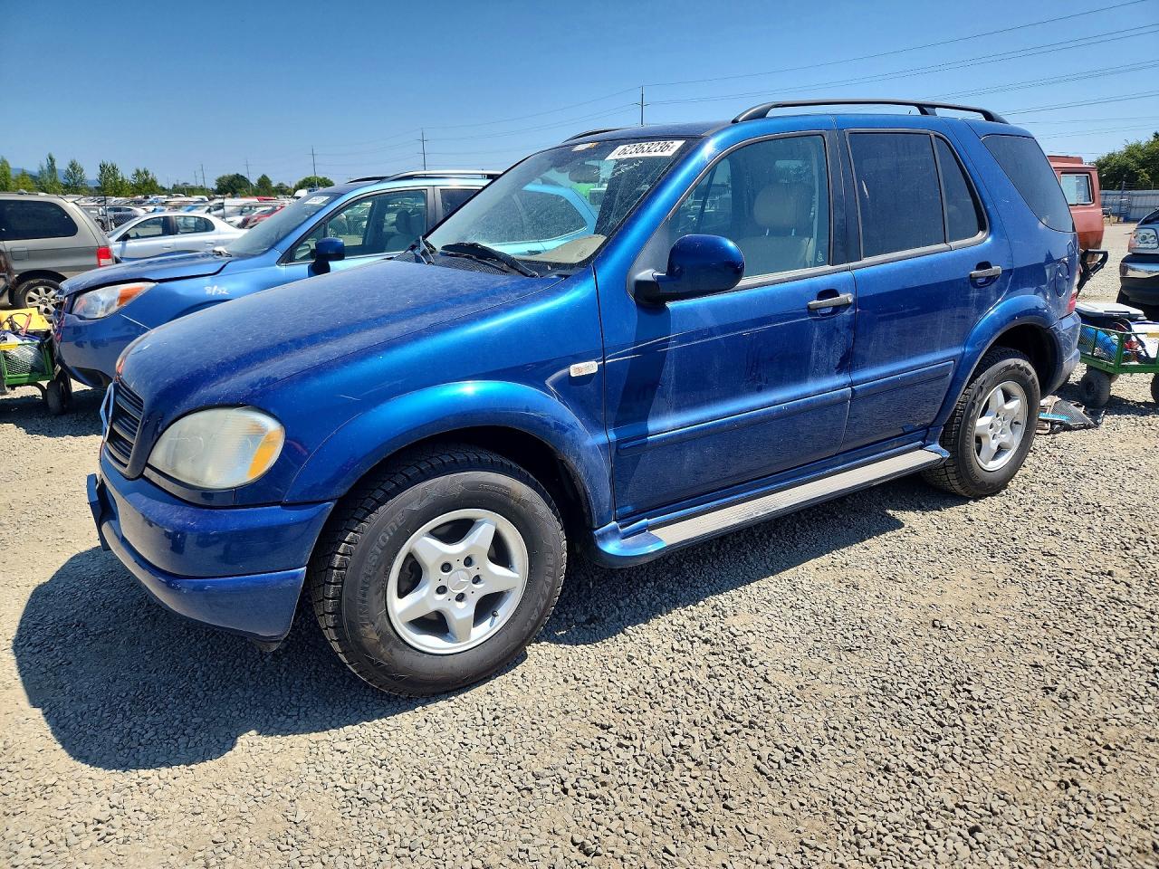 2001 Mercedes-Benz M 320/430/500, VIN 4JGAB54E51A272178 — Front end
