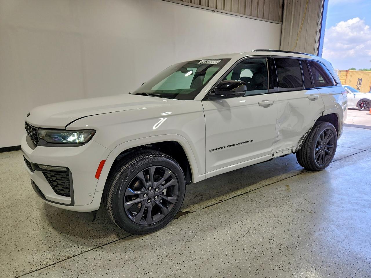 2026 Jeep Grand Cherokee Limited Reserve, VIN 1C4RJHBR4TC282872 — Rear end
