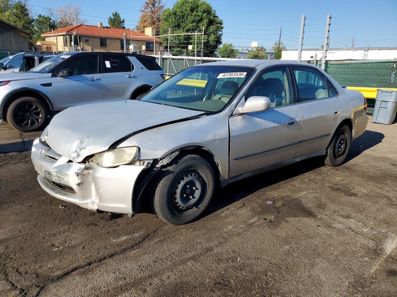 1999 Honda Accord LX, VIN 1HGCG5641XA026211 — Front end