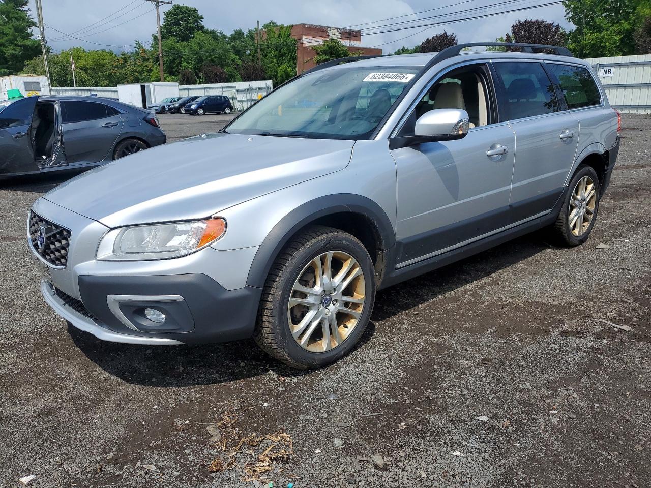 2016 Volvo XC70 T5 Premier, VIN YV4612NK1G1245422 — Rear end