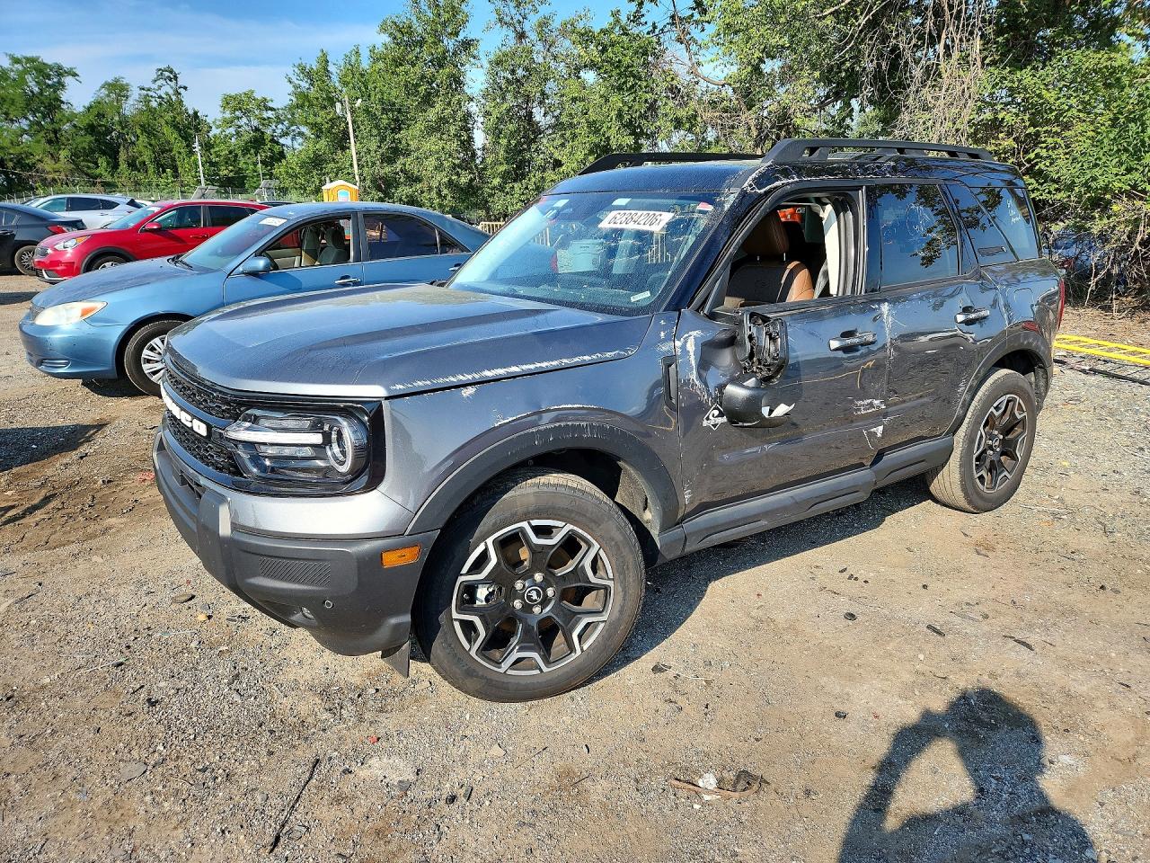 2025 Ford Bronco Sport Outer Banks, VIN 3FMCR9CN9SRE33930 — Бок
