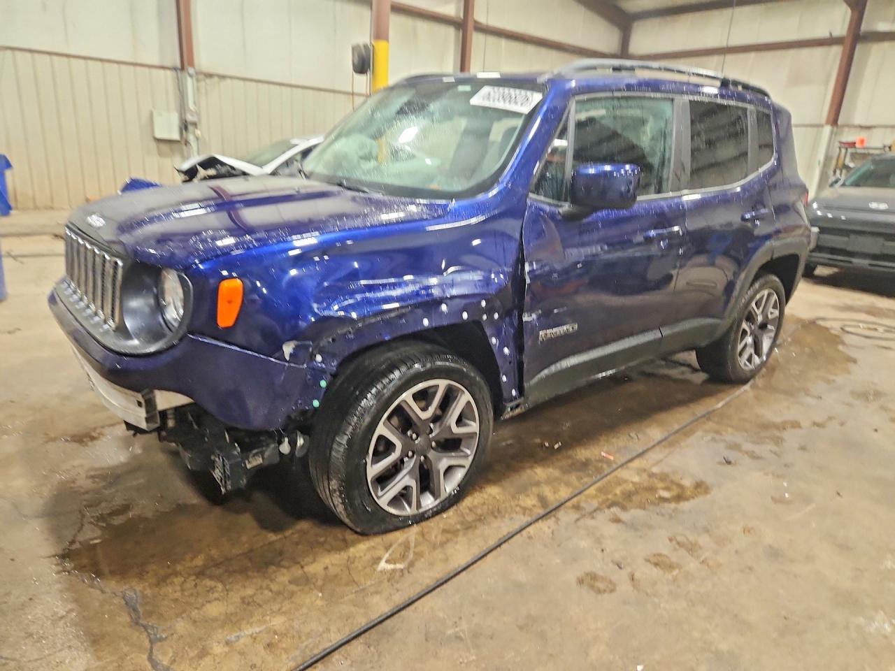 2017 Jeep Renegade Latitude, VIN ZACCJBBB8HPF59399 — Front end