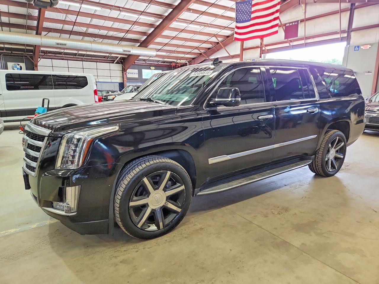2015 Cadillac Escalade ESV Luxury, VIN 1GYS4SKJ9FR726128 — Minor dents and scratches