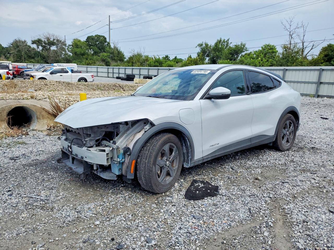 2021 Ford Mustang Mach-E Select, VIN 3FMTK1RM3MMA44107 — Front end
