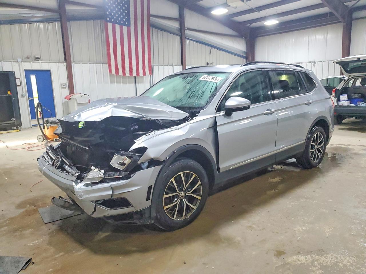 2020 Volkswagen Tiguan SE, VIN 3VV2B7AX3LM013982 — Front end