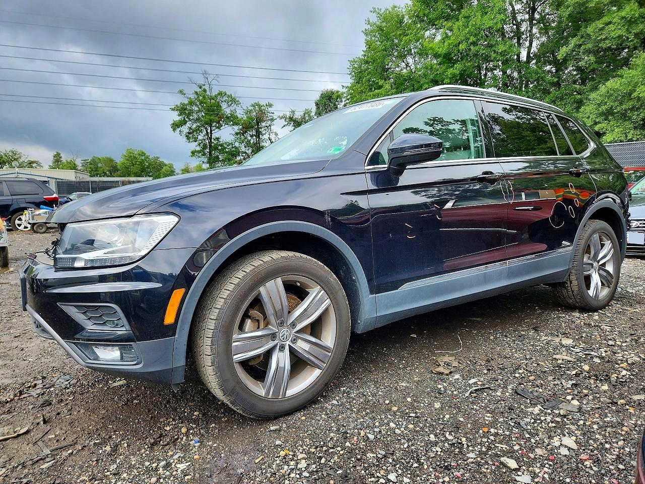 2020 Volkswagen Tiguan SE, VIN 3VV3B7AX1LM106875 — Rear end