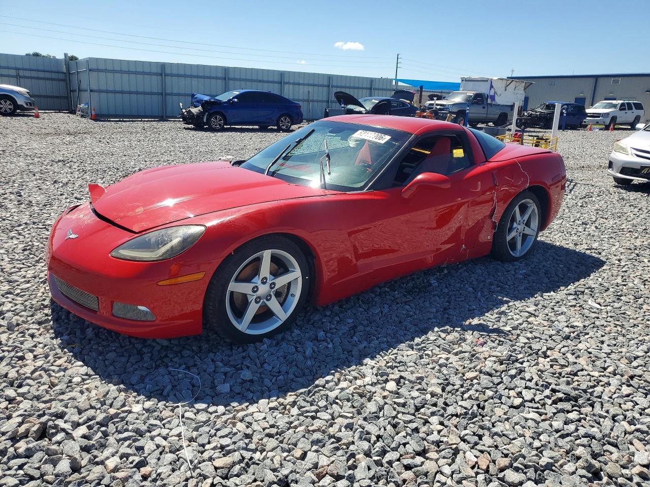 2007 Chevrolet Corvette, VIN 1G1YY25U675120832 — Бок