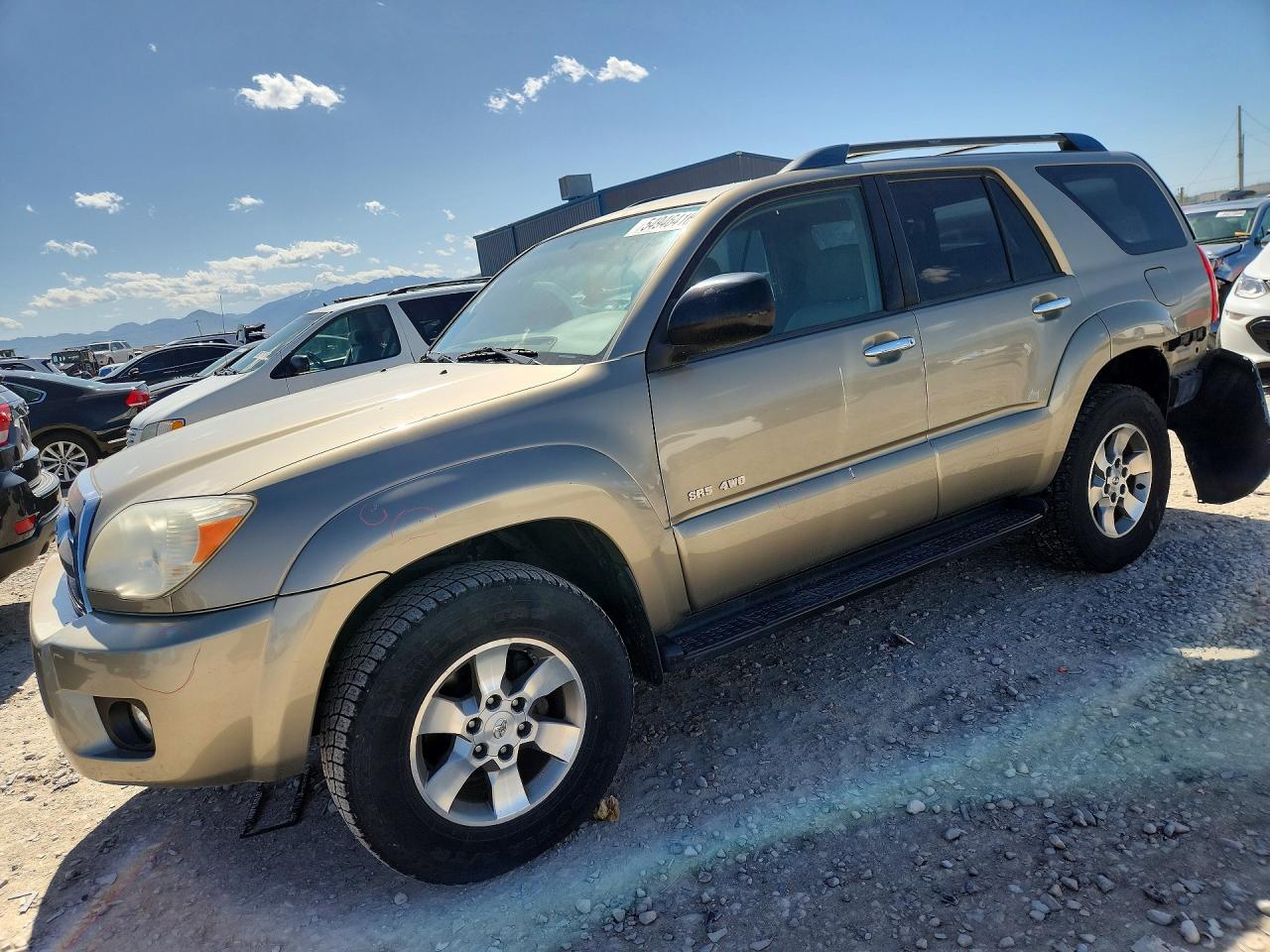 2006 Toyota 4Runner SR5, VIN JTEBU14R760103254 — Зад