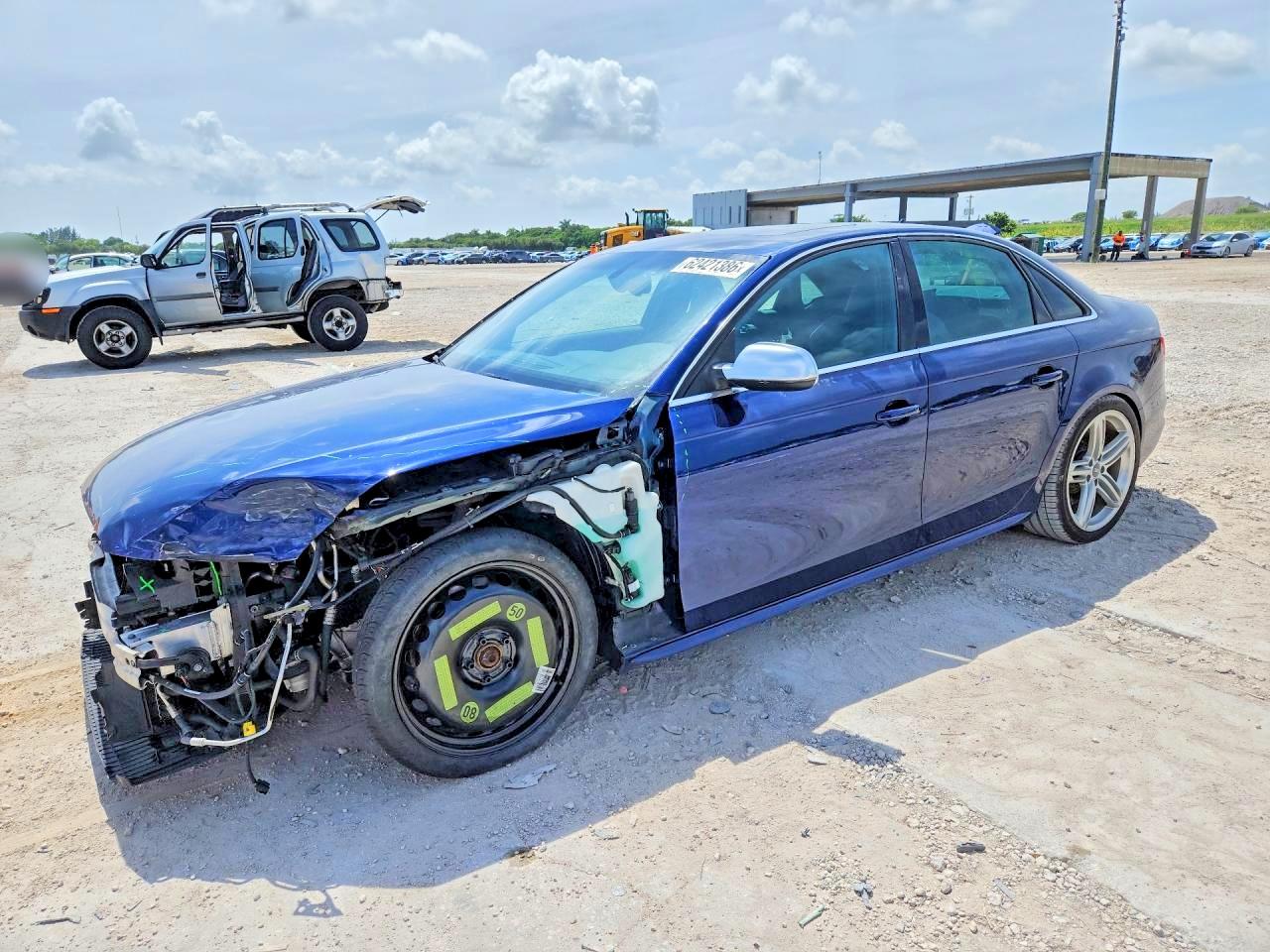 2014 Audi S4 Premium Plus, VIN WAUBGAFL6EA017105 — Front end