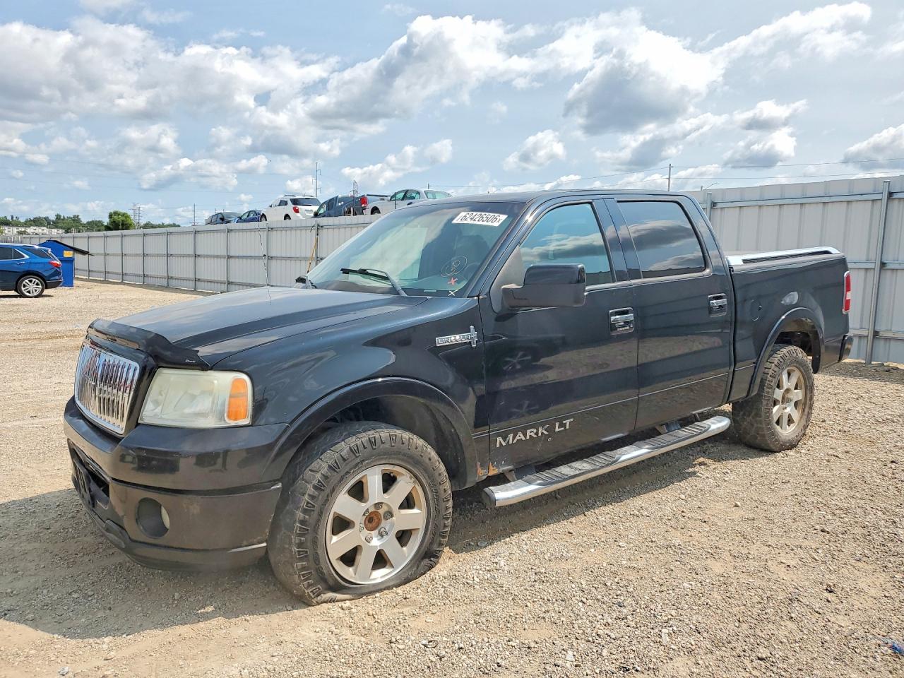 2007 Lincoln Mark LT, VIN 5LTPW18527FJ05081 — Град