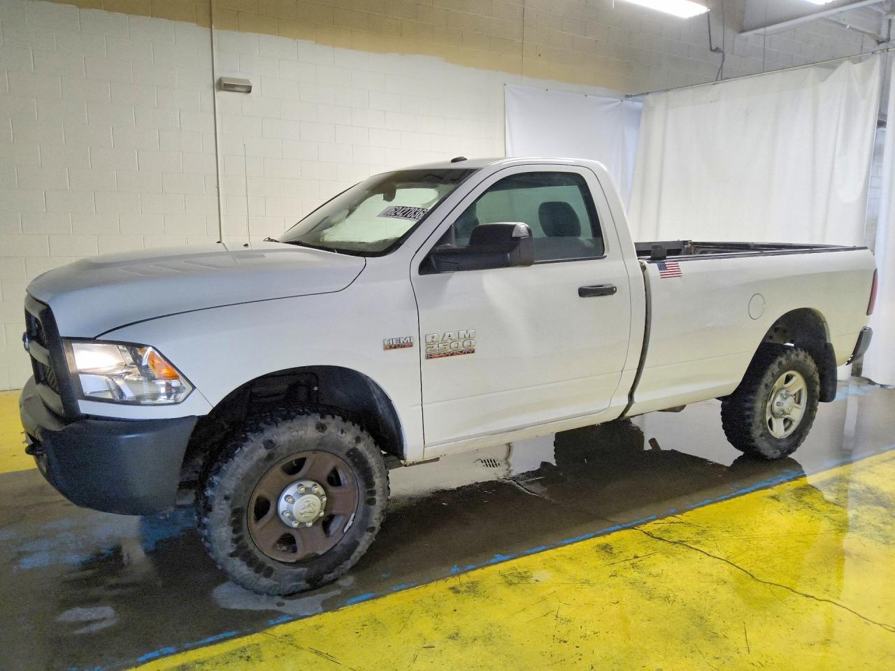 2014 Ram 2500 Tradesman, VIN 3C6LR5AT3EG319122 — Minor dents and scratches