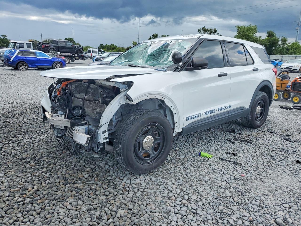 2021 Ford Police Interceptor Utility, VIN 1FM5K8AW1MNA05715 — Перед