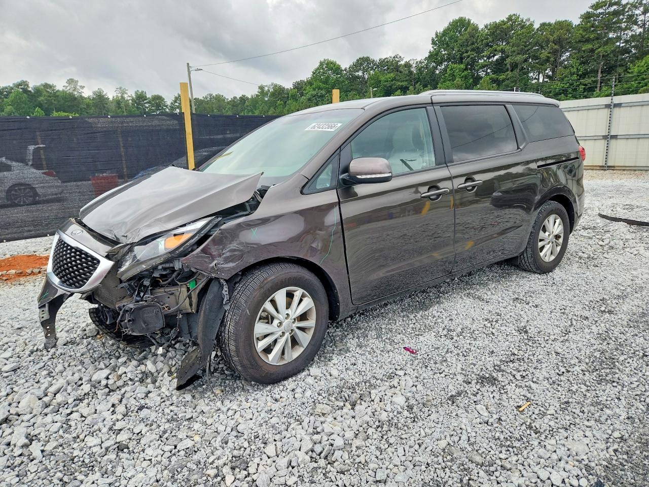 2017 Kia Sedona LX, VIN KNDMB5C16H6292842 — Front end