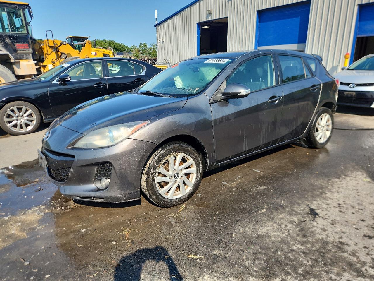 2013 Mazda 3 i Grand Touring, VIN JM1BL1MP5D1746831 — Front end