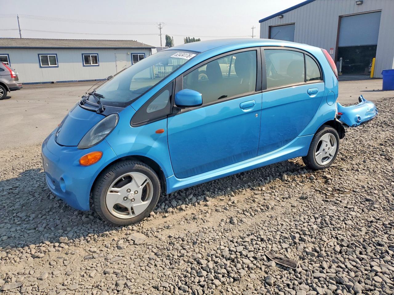 2016 Mitsubishi i-MiEV ES, VIN JA3215H48GU000260 — Rear end