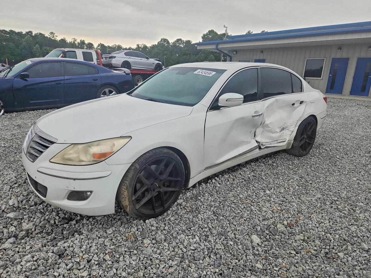 2011 Hyundai Genesis, VIN KMHGC4DF7BU114600 — Бок