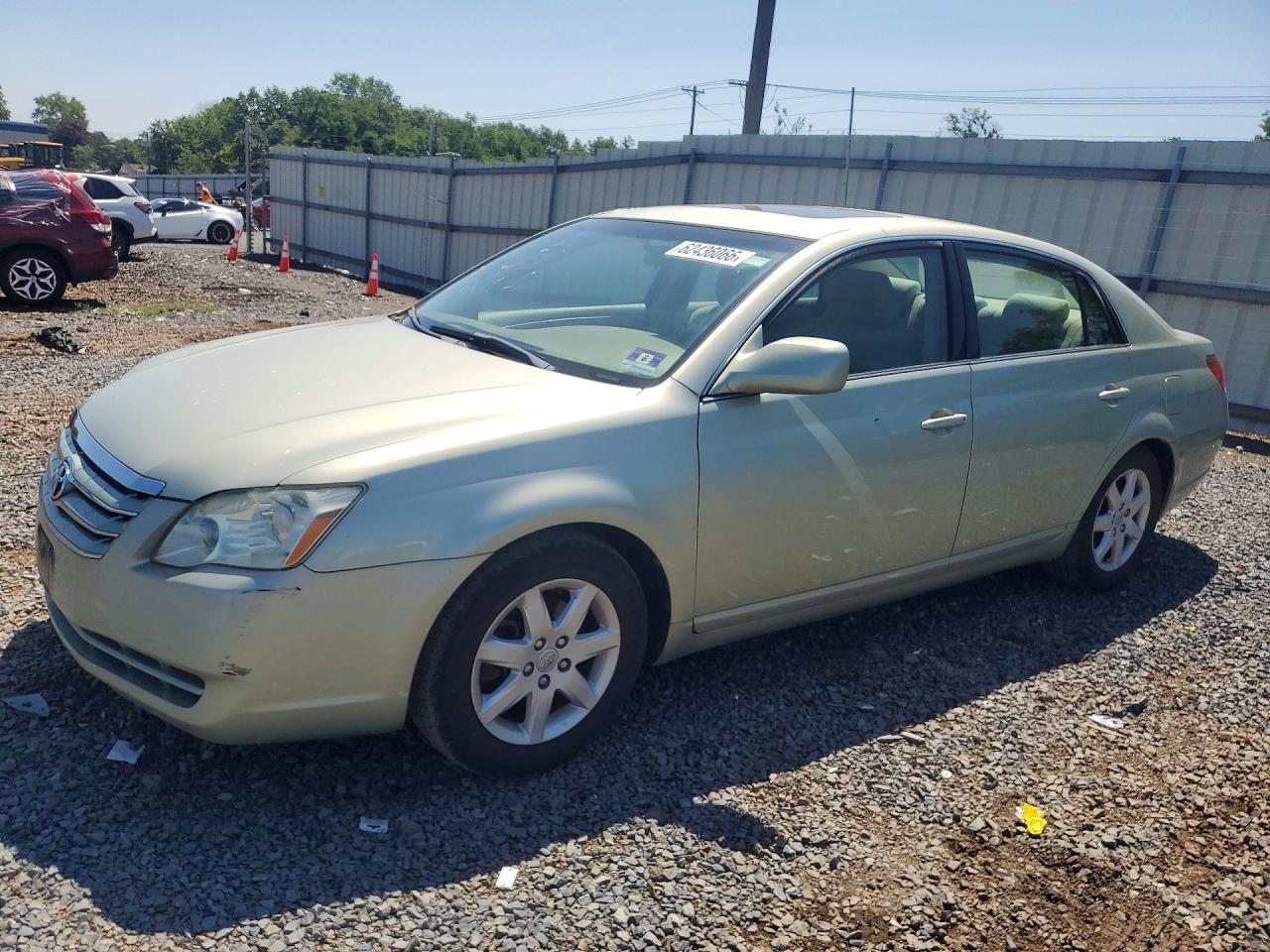 2006 Toyota Avalon XLS, VIN 4T1BK36B46U131622 — Minor dents and scratches