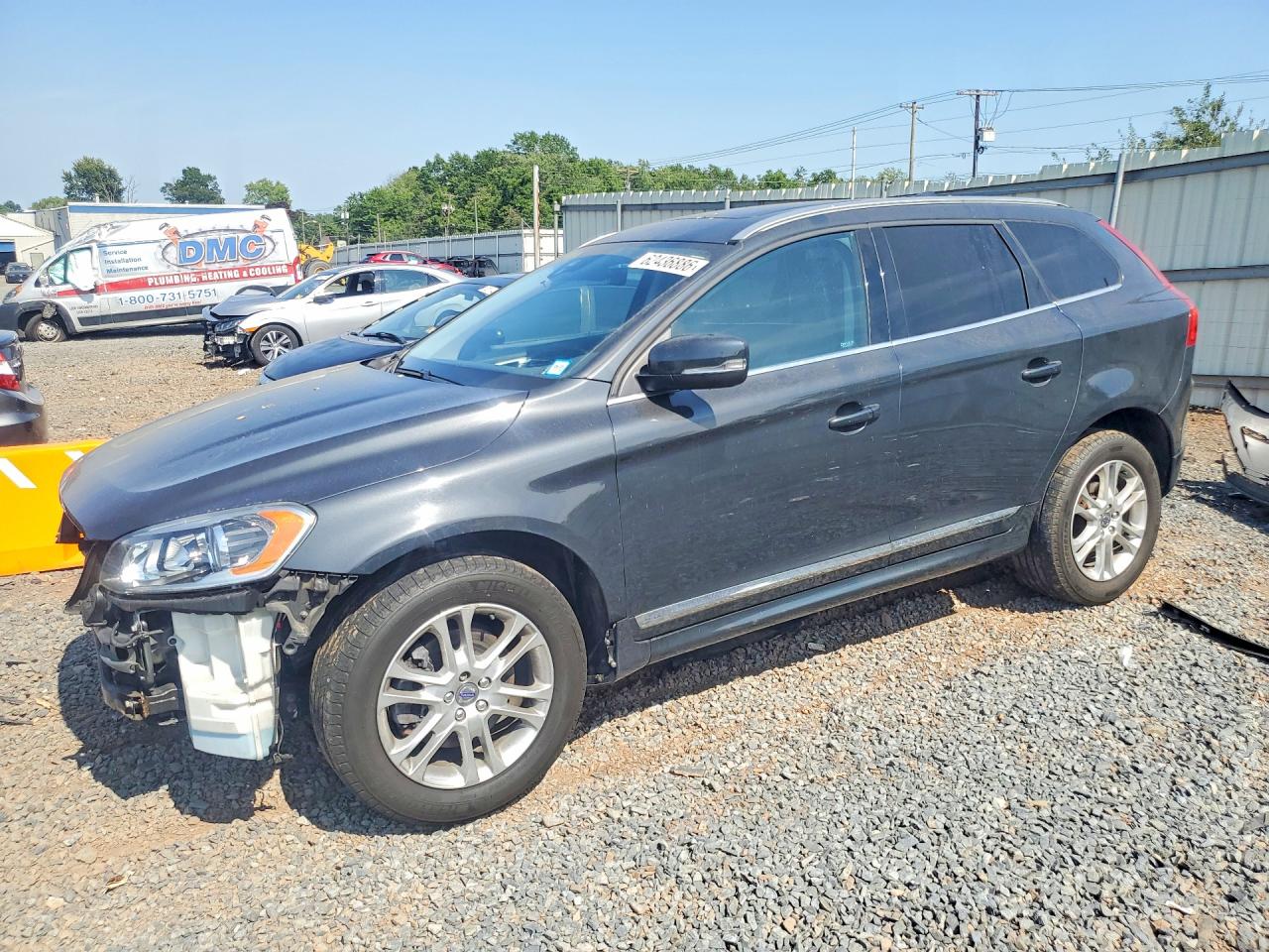 2015 Volvo XC60 T5 Drive-E Premier, VIN YV440MDK4F2705513 — Front end