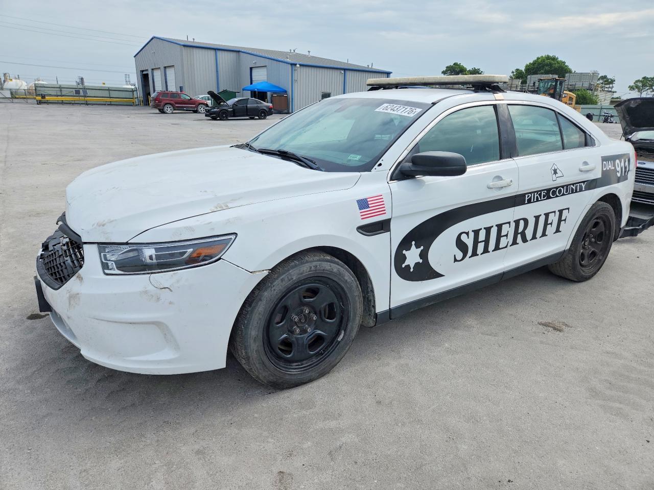 2016 Ford Police Interceptor, VIN 1FAHP2L82GG123009 — Front end