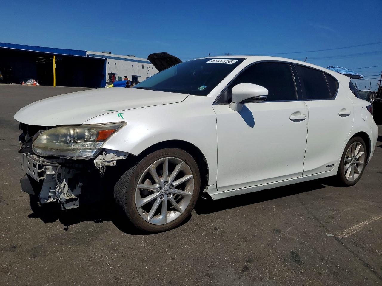2013 Lexus CT 200h, VIN JTHKD5BH7D2157952 — Front end