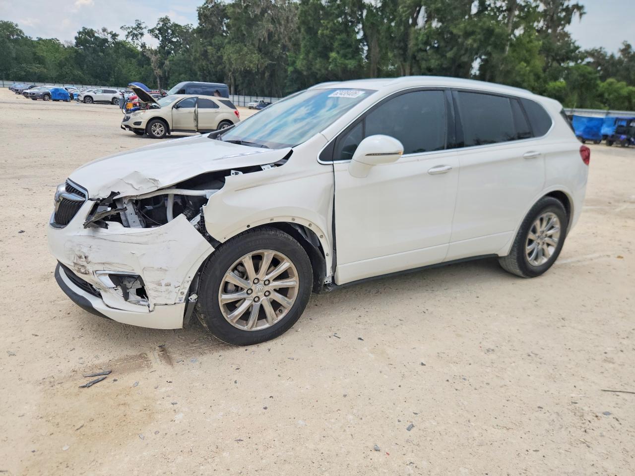 2020 Buick Envision Essence, VIN LRBFXCSA6LD156326 — Перед
