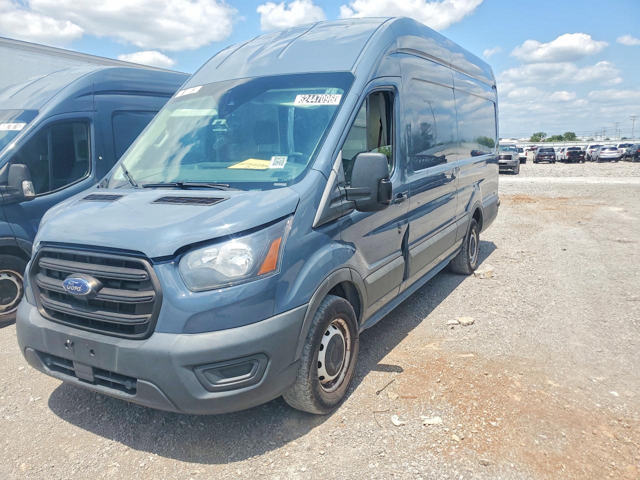 2020 Ford Transit Cargo, VIN 1FTBR3X82LKA87002 — Бок