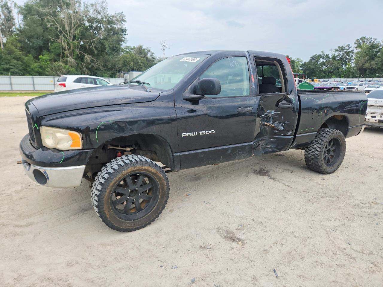 2005 Dodge 1500 SLT, VIN 1D7HU18D95J572552 — Бок