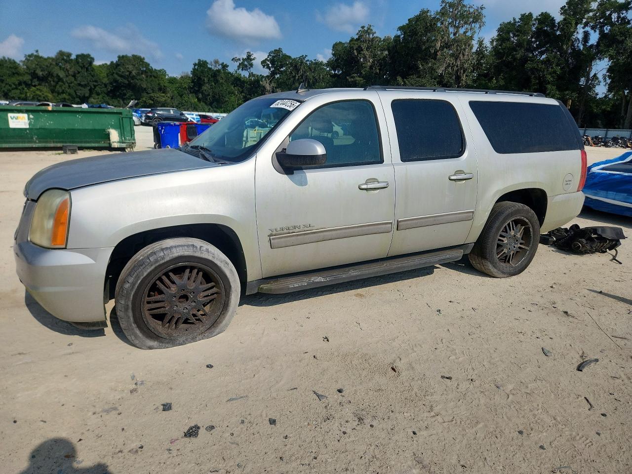 2011 GMC Yukon XL SLE, VIN 1GKS1HE06BR164465 — Stripped